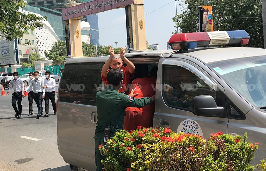 កញ្ញា ឈឿន ដារ៉ាវី ត្រូវបាន​ដោះលែង​បន្ទាប់​ពី​ជាប់​ពន្ធនាគារ​រយៈពេល​១៥ខែ