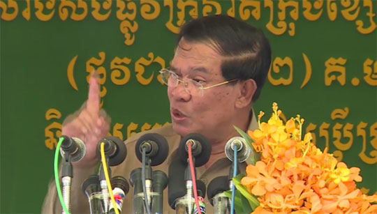 នាយករដ្ឋមន្រ្តី ​​ព្រមានទម្លាយអាថ៌កំបាំង ជាមួយមេដឹកនាំគណបក្សសង្រ្គោះជាតិ