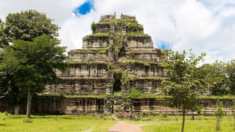 កម្ពុជា​បាន​ដាក់​ឯកសារ​ចំនួន ​២ ​​ទៅ​អង្គការ​យូណេស្កូ ស្នើសុំ​ដាក់​បញ្ចូល​ក្បាច់គុណ​ល្បុក្កតោ ​និង​រមណីយ​ដ្ឋានកោះ​កេរ​ ​ទៅ​ក្នុង​បញ្ជី​សម្បត្តិ​បេតិក​ភណ្ឌ​វប្ប​ធម៌​ពិភព​លោក​​