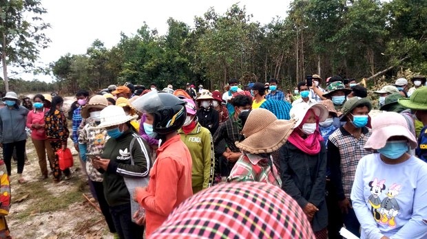 ពលរដ្ឋ​ខេត្ត​កំពង់ស្ពឺ​ជាង ៤០០គ្រួសារ​ផ្ដិត​មេដៃ​ដាក់​ញត្តិ​ស្នើ​ឱ្យ​អាជ្ញាធរ​ខេត្ត​រក្សា​ព្រៃ​សហគមន៍​មួយ​ឱ្យ​គង់វង្ស