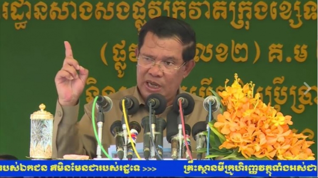 លោកនាយករដ្ឋមន្រ្តី ហ៊ុន សែន ព្រមាន​មន្ត្រី​NGO ម្នា​ក់ថា កុំ​ឲ្យ​និយាយ​ប៉ះពាល់​រឿង​នយោបាយ​ច្រើនពេក