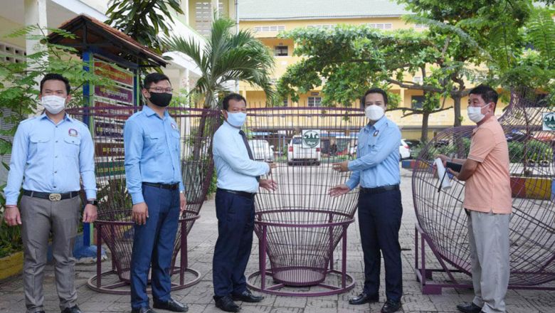 ក្រសួង​បរិស្ថាន​សហការ​ដាក់​ធុង​សំរាម​ឱ្យបាន​ ២០០ ​នៅ​តាមទី​តាំង​សាលា​ចំនួន​ ៥០​ ដើម្បី​បណ្ដុះ​ការ​យល់ដឹងពី​បរិស្ថាន