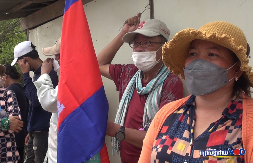 ពលរដ្ឋ​មាន​ជម្លោះ​ដីធ្លី​នៅ​ខណ្ឌ​ឫស្សីកែវ ព្រមាន​តវ៉ា​មុខ​ផ្ទះ​នាយក​រដ្ឋមន្ត្រី​បើ​អាជ្ញាធរ​មិន​ដោះស្រាយ​រឿង​កម្មសិទ្ធិ