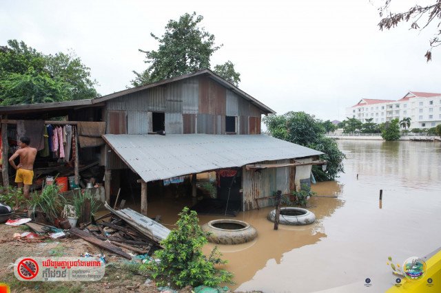 អាជ្ញាធរ ត្រៀមជម្លៀសពលរដ្ឋ ក្រោយទឹកស្ទឹងពោធិ៍សាត់ឡើងដល់កម្រិតប្រកាសអាសន្ន 