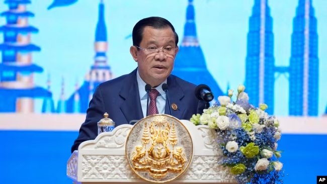 លោក ហ៊ុន សែន ថា​នឹង​មិន​ដោះលែង​មេធាវី​ខ្មែរ​អាមេរិកាំង កញ្ញា សេង ធារី ដោយសារ​មាន​អន្តរាគមន៍​ពី​បរទេស 