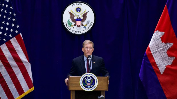 ស្ថានទូត​អាមេរិក ណែនាំ​ក្រុមហ៊ុន និង​វិនិយោគិន​ជនជាតិ​អាមេរិកាំង​ឱ្យ​ប្រុងប្រយ័ត្ន​មុននឹង​វិនិយោគ​​លើ​​វិស័យ​​ហានិភ័យ​​មួយ​ចំនួន​​នៅ​​កម្ពុជា