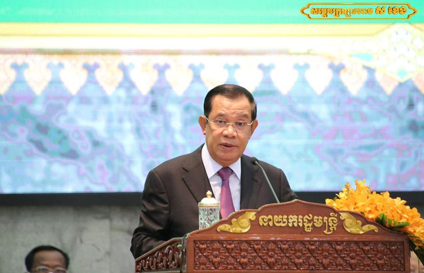 លោក ហ៊ុន សែន បើក​ឱ្យ​គណបក្ស​នយោបាយ និង​កម្មករ​រួម​ទាំង​សាធារណជន​ជួប​ជុំ​គ្នា​ឡើង​វិញ​