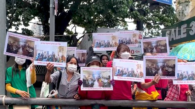 សម្ព័ន្ធ​សហជីព​ចលនា​កម្មករ​បើក​វគ្គ​បណ្ដុះបណ្ដាល​ថ្នាក់ដឹកនាំ​សហជីព​មូលដ្ឋាន​នៅ​ខេត្តព្រៃវែង