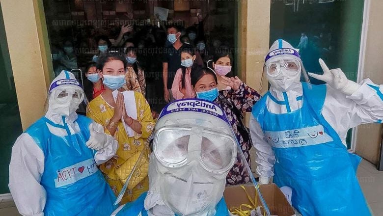 អ្នកជំងឺ​កូវីដ​រាប់រយ​នាក់​បង្ហាញ​អារម្មណ៍​រំភើប​រីករាយ​ និង​ដឹងគុណ​ដល់​គ្រូពេទ្យ ក្រោយពី​ដឹងថា ពួកគេ​ជាសះស្បើយ​ពី​ជំងឺ​កាចសាហាវ​នេះ