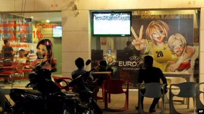 រដ្ឋបាល​រាជធានី​ភ្នំពេញ​បញ្ជា​ឱ្យ​បង្ក្រាប​រាល់​​ល្បែង​ស៊ី​សង​គ្រប់​ប្រភេទ​នៅ​តាម​បណ្តា​ខណ្ឌ​ទាំង​អស់ 