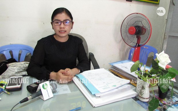 មន្ត្រី​សិទ្ធិ​មនុស្ស​ជំរុញ​ឱ្យ​ក្រសួង​មហាផ្ទៃ ស៊ើបអង្កេត​មន្ត្រី​ប៉ូលិស​ផ្ញើ​សារ​ប្រមាថ​និង​គំរាម​ស្ត្រី​សកម្មជន​បក្ស​ប្រឆាំង​ល្បី​ម្នាក់