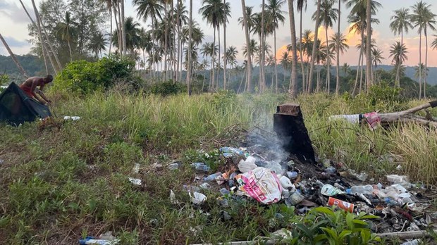 យុវជន​ស្នើ​ឱ្យ​អាជ្ញាធរ​គ្រប់គ្រង​សំរាម​ឱ្យ​ល្អ ក្នុង​តំបន់​ឆ្នេរ​កោះកុង​ក្រៅ​ ខេត្តកោះកុង
