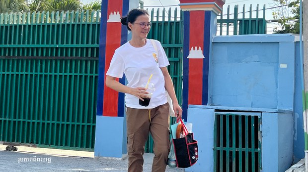 តុលាការ​ដោះលែង​មេឃុំ​ជាប់ឆ្នោត​សង្គ្រោះជាតិ អ្នកស្រី កឹម តុលា ក្រោយ​ជាប់​ពន្ធនាគារ​១៨​ខែ