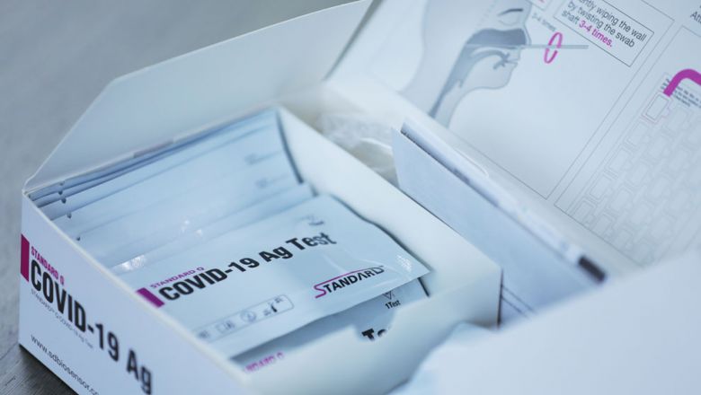 ក្រសួងសុខាភិបាល ​អនុ​ញ្ញាត​ឱ្យ​ដាក់លក់​ឧបករណ៍​តេស្ត​រហ័ស​រក​មេរោគ​កូ​វីដ ​១៩ ​នៅតាម​ឱសថស្ថាន ប៉ុន្តែហាមលក់តាមអនឡាញ