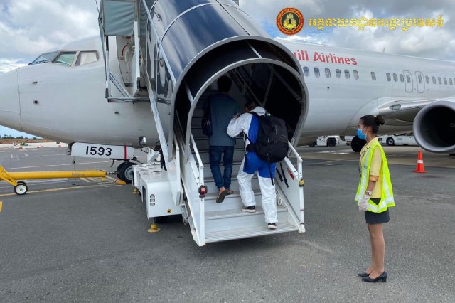 ជនបរទេសត្រូវបណ្តេញចេញ និងមិនឲ្យចូលវិញ បើបំពានវិធានសុខាភិបាលនៅកម្ពុជា