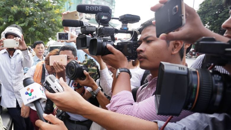 អ្នក​សារព័ត៌មាន​ត្រូវ​បាន​ជំរុញ​ឲ្យ​ផ្សព្វផ្សាយ​ដោយ​គោរព​តាម​ក្រម​សីលធម៌ និង​វិជ្ជាជីវៈ​អ្នក​សារព័ត៌មាន