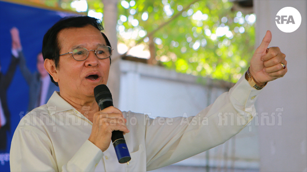លោក​ កឹម សុខា ថា លោក​មាន​សិទ្ធិ​ឲ្យ​មេធាវី​នាំពាក្យ និង​បង្ហាញ​ពី​ឆន្ទៈ​លោក ខណៈ​ថ្នាក់​ដឹកនាំ​បក្ស​សង្រ្គោះ​ជាតិ​នៅ​ក្រៅ​ប្រទេស​យល់​ថា លោក​ស្ថិត​ក្រោម​សម្ពាធ​ពី​របប​ក្រុង​ភ្នំពេញ