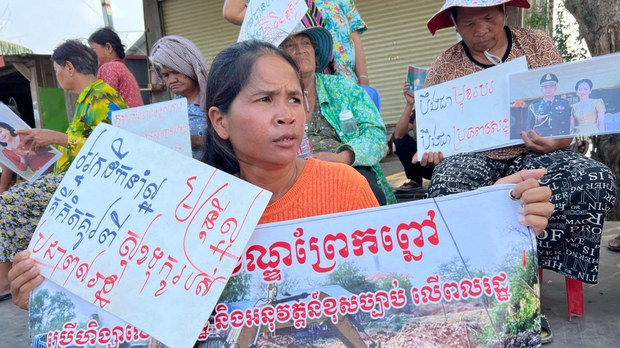 ពលរដ្ឋ​មាន​វិវាទ​ដីធ្លី​នៅ​បឹង​តាមោក​ដើរ​ចេញពី​អង្គប្រជុំ​ ក្រោយពេល​​អាជ្ញាធរ​ខណ្ឌ​ព្រែក​ព្នៅ​គំរាម​ឱ្យ​រុះ​រើ​ផ្ទះ