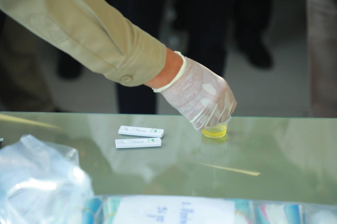 មន្ត្រី៧៦នាក់ ត្រូវបណ្តេញចេញពីក្របខណ្ឌ ក្រោយតេស្តឃើញសារធាតុញៀនតាមទឹកមូត្រ