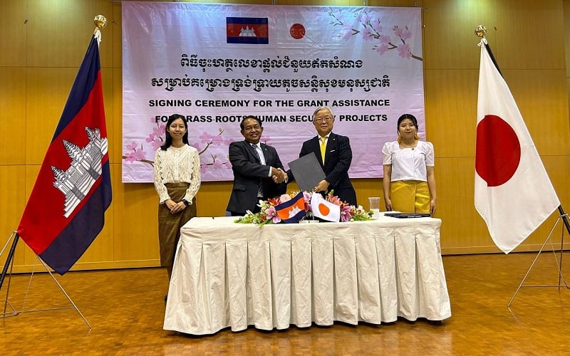 ជប៉ុនផ្តល់ជំនួយ​ជិត៨៣ម៉ឺនដុល្លារ សម្រាប់ការសម្អាតមីន សង់​អគារ​សិក្សា និង​កែលម្អ​ប្រតិ​​​បត្តិ​​​ការ​កសិកម្ម