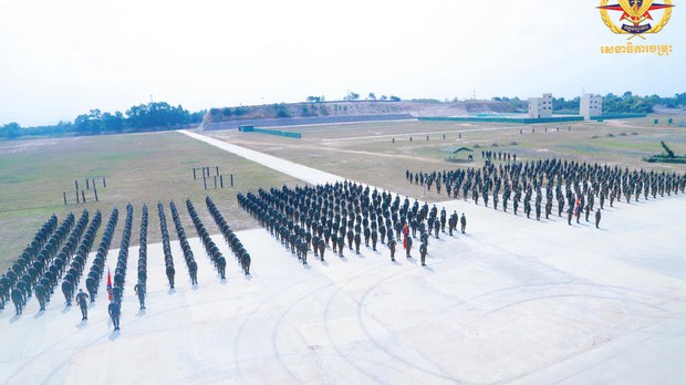 យោធា​ចិន​ផ្ដល់​ជំនួយ​ទីលាន​ហ្វឹកហាត់​ដល់​កងទ័ព​ជើង​គោក​កម្ពុជា