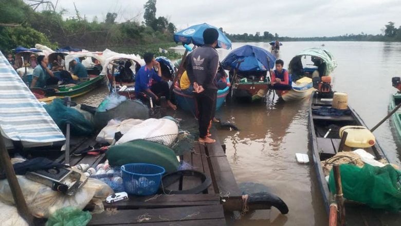 អ្នក​នេសាទ​ ៩ នាក់ ត្រូវបានមន្ត្រី​ជល​ផល ​តម្រូវឱ្យធ្វើ​កិច្ចសន្យា​បញ្ឈប់ ប្រើប្រាស់​ឧបករណ៍​នេសាទ​ខុសច្បាប់