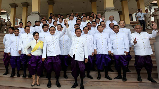 ក្រសួងការបរទេស បានបង្ហាញថា ក្រសួង  បានសម្រេចលុបលិខិតឆ្លងដែន និងទិដ្ឋាការការទូត របស់ អតីតអ្នកតំណាងរាស្រ្តគណបក្ស (CNRP) ដែលត្រូវបានរំលាយ 