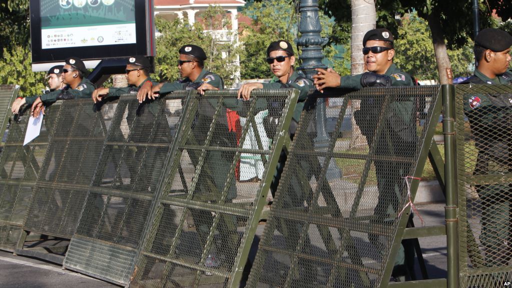 របាយការណ៍ថ្មីរបស់អង្គការ Freedom House សេរីភាពក្នុងពិភពលោកឆ្នាំ២០១៨លទ្ធិប្រជាធិបតេយ្យ នៅជុំវិញពិភពលោករួមទាំងកម្ពុជាផងនេះ បានធ្លាក់ដាំក្បាលចុះដល់កម្រិតទាបបំផុតក្នុងរយៈពេលជាង១ទសវត្សរ៍ចុងក្រោយ