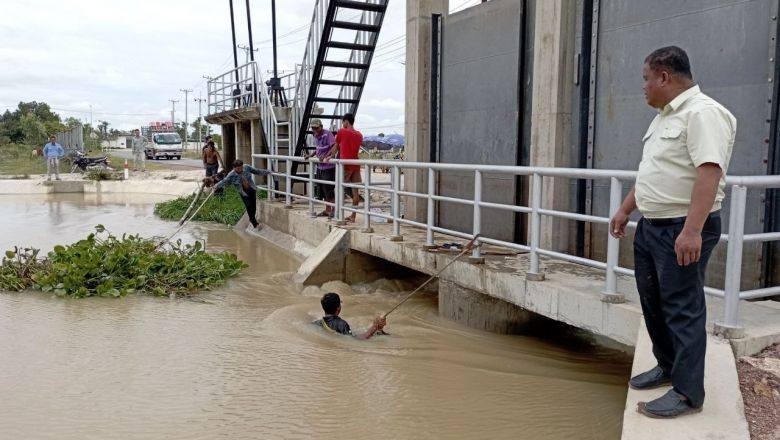 អាជ្ញាធរ​ខេត្ត​កណ្ដាល ប្រកាស​ឱ្យ​ពលរដ្ឋ​រស់​នៅ​បណ្តោយ​ស្ទឹង​ព្រែក​ត្នោត ត្រូវ​បង្កើន​ការ​ប្រុង​ប្រយ័ត្ន​ 