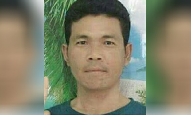 ភរិយា​សកម្មជន​បក្ស​ប្រឆាំង​ដែល​ជាប់​ឃុំ​នៅ​ព្រៃស​ទាមទារ​ឱ្យ​តុលាការ​ដោះលែង​ស្វាមី