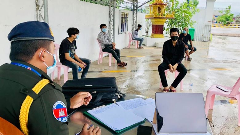 ឃាត់ខ្លួន​កម្មករ​ ៥ ​នាក់ ​ករណី​មិន​សហការ​ផ្ដល់​សំណាក