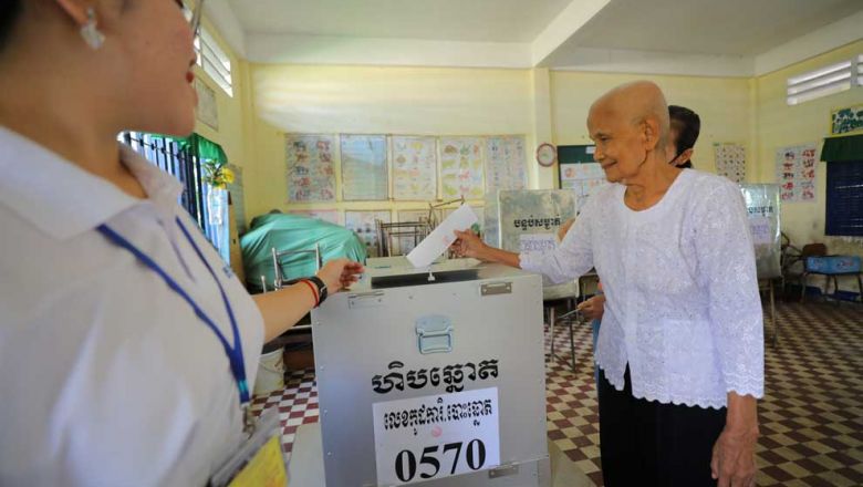 មន្ត្រី គជប​៖ លទ្ធផល​បោះឆ្នោត​បណ្តោះអាសន្ន​ដែល​ប្រកាស​ថ្ងៃ​ ១​ សីហា​ មិនមាន​អ្វី​ប្រែប្រួល​នោះទេ គឺ​មានតែ​គណបក្ស​ប្រជាជន​កម្ពុជា ​និង​ហ្វ៊ុន​ស៊ិនប៉ិច​ទទួល​អាសនៈ​រដ្ឋ​សភា​