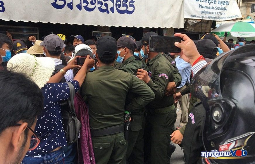 អាជ្ញាធរ​​ប្រើ​បទ​ចោទ​«ញុះ​ញង់»​ដើម្បី​បំបិទ​សិទ្ធិ​បញ្ចេញ​មតិ