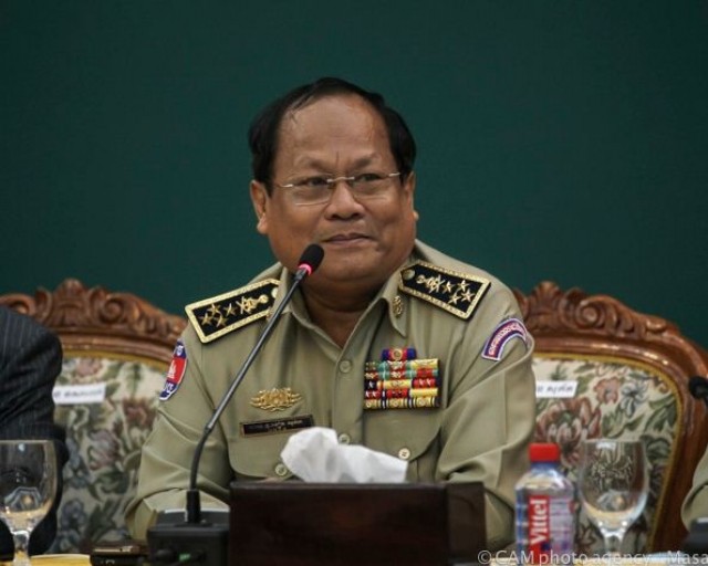 ក្រសួងមហាផ្ទៃ ព្រមាន​ចាត់វិធានការ​លើ​ទីប្រឹក្សា និង​ជំនួយការ​របស់​លោក ស ខេង ដែល​លួច​ប្រព្រឹត្ត​អំពើ​មិនគួរ​គប្បី ក្នុង​គោលបំណង​កាង​បទល្មើស​ផ្សេងៗ ដែល​ប៉ះពាល់​ដល់​កិត្តិយស​រដ្ឋមន្ត្រីក្រសួង​មហាផ្ទៃ