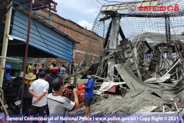 បាក់រលំសំណង់អគារផ្ទះសំណាក់មួយនៅប៉ោយប៉ែត បណ្តាលឲ្យ​កម្មករ៣នាក់របួស 