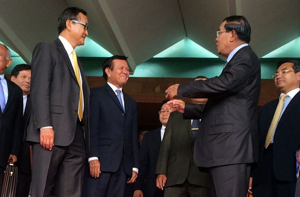 ពលរដ្ឋ​ស្នើ​ឱ្យ​បក្ស​កាន់​អំណាច និង​បក្ស​ប្រឆាំង​ដោះស្រាយ​វិបត្តិ​នយោបាយ​មុន​ការ​បោះឆ្នោត