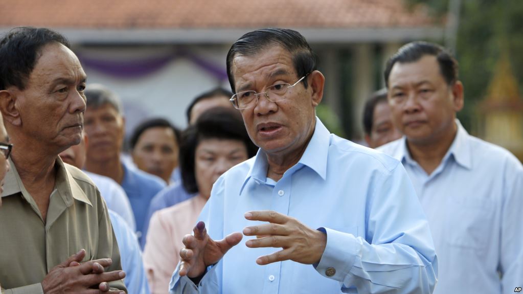 លោក​ ​ហ៊ុន សែន​ ​ព្រមាន​ប្រើ​កណ្ដាប់​ដៃ​ដែក​ដល់​មន្ត្រី​អសកម្ម​ ​ខណៈ​ ការ​បោះឆ្នោត​ខិត​ជិត​មក​ដល់