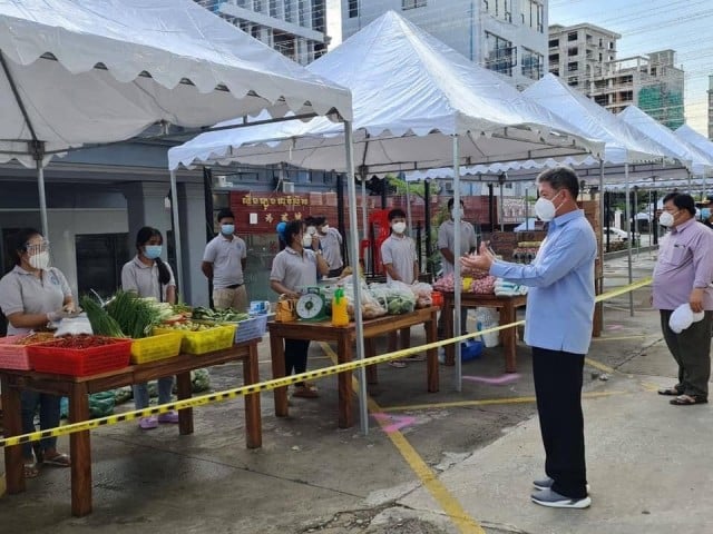 រដ្ឋបាលខេត្តព្រះសីហនុ បង្កើតផ្សារបណ្ដោះអាសន្ន និងតម្រូវឱ្យអ្នកទិញម្ហូបម្នាក់អាចចូលត្រឹម២០នាទីប៉ុណ្ណោះ