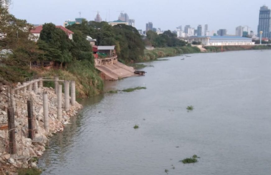 អាជ្ញាធរអះអាងថាសំណង់ចូលទន្លេជាការសាងសង់ផ្លូវថ្មើរជើង