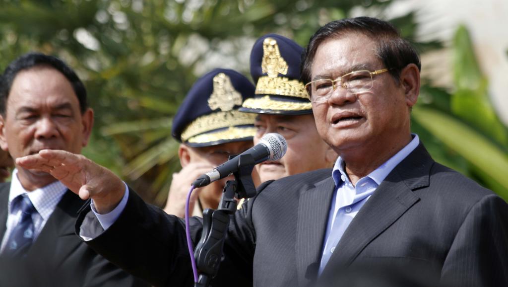 ​លោក ស ខេង ​ថា ​ក្រុម​ក្រៅ​ច្បាប់​មួយ​​​កំពុង​បំផ្លាញ​សុខ​សន្តិភាព​នៅ​កម្ពុជា​