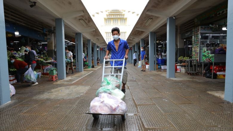 ផ្សាររដ្ឋ​ទាំងអស់​ក្នុង​រាជធានី បើក​ដំណើរការ​ឡើងវិញ ប៉ុន្តែ​ត្រូវ​ប្រកាន់​នូវ​វិធានការ​តឹងរ៉ឹង​ ដើម្បី​ទប់ស្កាត់​ការរាលដាល​ជាថ្មី​នៃ​ជំងឺ​កូវីដ