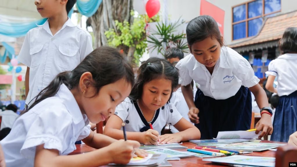 ក្រសួងអប់រំណែនាំឱ្យប្រើភាសាខ្មែរឱ្យបានត្រឹមត្រូវ 