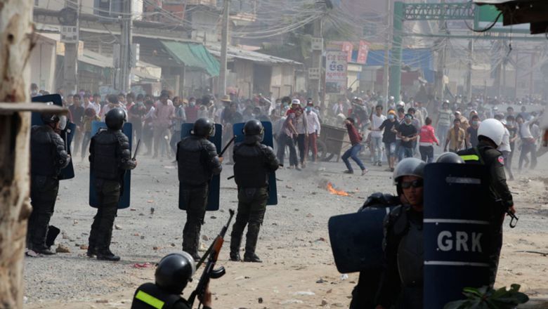 រដ្ឋា​ភិ​បាល​ផ្ទេរ​ឥណ​ទាន​សម្រាប់​ចំណាយ​លើ​សម្ភារ​ទប់​ទល់​បាតុ​កម្ម