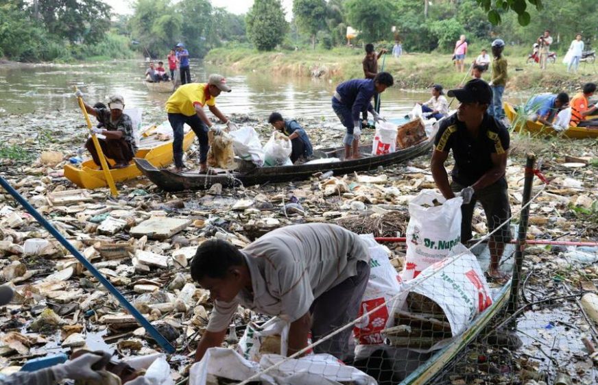 សំរាមជិត៣០តោនត្រូវបានប្រមូលចេញពីស្ទឹងសៀមរាប
