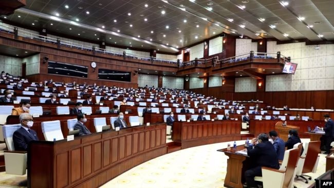 រដ្ឋសភា​និង​ព្រឹទ្ធ​សភា​គាំទ្រ​សំណើ​កែ​ច្បាប់​ដែល​កំហិត​សិទ្ធិ​ឈរ​ឈ្មោះ​មន្រ្តី​បក្ស​ជំទាស់ 