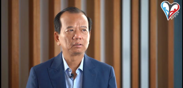 រដ្ឋមន្ត្រីក្រសួងប្រៃសណីយ៍៖ ឪពុកម្ដាយឆ្លាតវៃត្រូវទប់ស្កាត់ហានិភ័យពេលកូនអនឡាញ