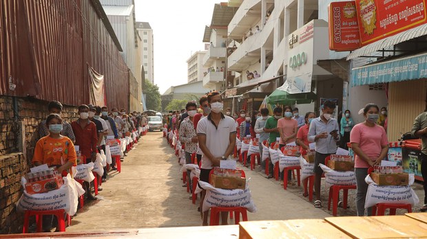ពលរដ្ឋ​នៅ​រាជធានី​ភ្នំពេញ​​មួយ​​​ចំនួន​​ ដង្ហោយ​ហៅ​រដ្ឋាភិបាល​​ឱ្យ​ជួយ​ដោះ​ស្រាយ​ជីវភាព​ពួកគាត់​ ពេល​កំពុង​ធ្វើ​ចត្តាឡីស័ក​នៅ​ផ្ទះ