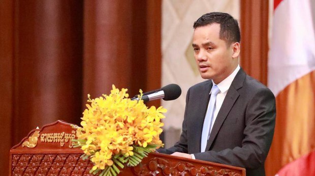 លោក ស សុខា ព្រមាន​ចាត់វិធានការ​ចំពោះ​អ្នកប្រើប្រាស់​ស្លាក​លេខ​នគរបាល​ខុស​គោលដៅ