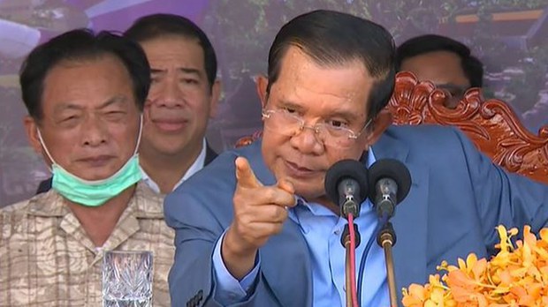 ពលរដ្ឋ​មួយ​ចំនួន​រិះគន់​ លោក​ ហ៊ុន សែន​ ប្រើ​អំណាច​គំរាម​​​​​អ្នក​លែង​ហ្វេសប៊ុក​ថា ​ជា​ការ​បិទ​សិទ្ធិ​សេរីភាព​ពលរដ្ឋ