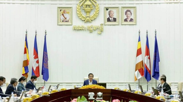 ទស្សនៈ​គណបក្ស​​នយោបាយ​ជុំវិញ​​ការ​​​​កែ​​ច្បាប់រដ្ឋធម្មនុញ្ញ​​កំណត់​​សញ្ជាតិ​មេដឹកនាំ​​ខ្មែរ​តែ​មួយ